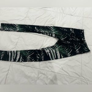 Beyond Yoga MEDIUM Leggings